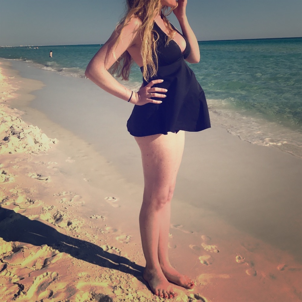 Black Baby-bump Maternity Swim Coverup